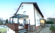 Attraktive Doppelhaushälfte in sonniger Süd-Ost-Lage nebst Garage - Seitenansicht