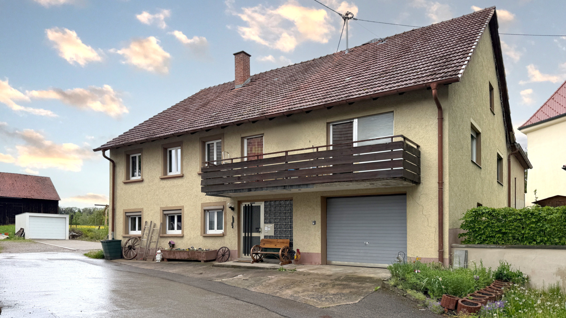 Freistehendes Wohnhaus mit ehemaligem Ökonomieteil, 78166 Donaueschingen-Aasen, Einfamilienhaus