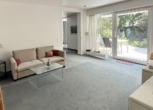 Attraktives 1-2-Familien-Haus nebst 2 Garagen und Stellplätzen in ruhiger und naturnaher Wohnlage - Wohnen EG