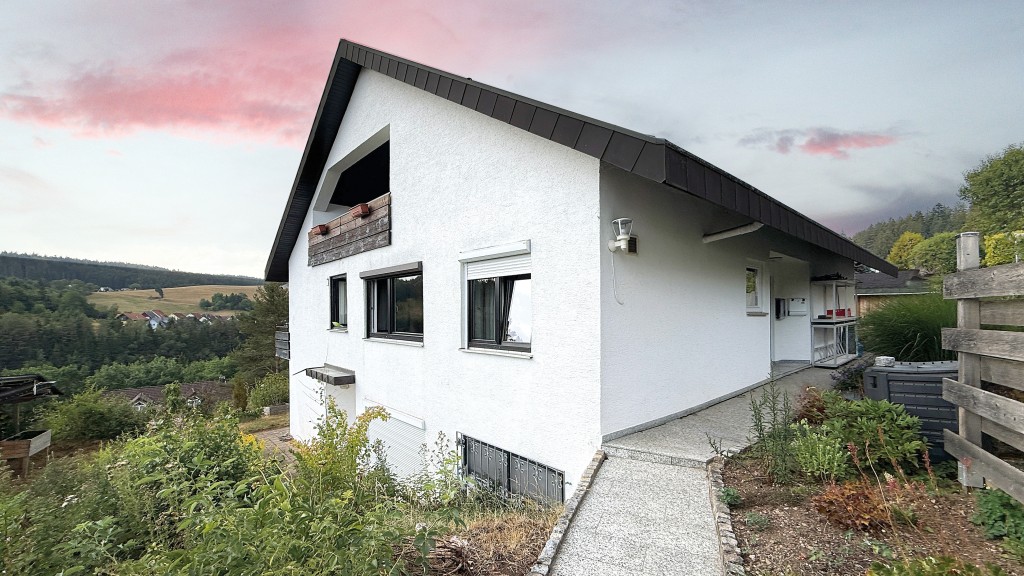 Attraktive 3½-Zimmer-Eigentumswohnung mit Panoramablick, 78089 Unterkirnach, Wohnung
