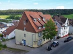 Top Kapitalanlage mit 7,5% Nettorendite! Zwei Häuser auf einem Grundstück in zentraler Lage - Hausansicht-Vorderseite