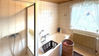 Gepflegtes freistehendes 1-2-Familien-Haus in Unterkirnach - Bad EG