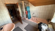 Gepflegtes freistehendes 1-2-Familien-Haus in Unterkirnach - Bad-DG